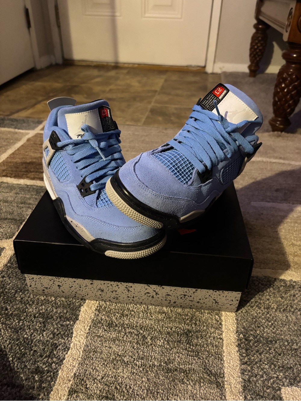 Jordan 4 Retro University Blue